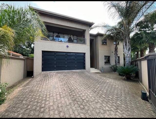 4 BEDROOM HOUSE FOR SALE IN VANDERBIJLPARK SW 5